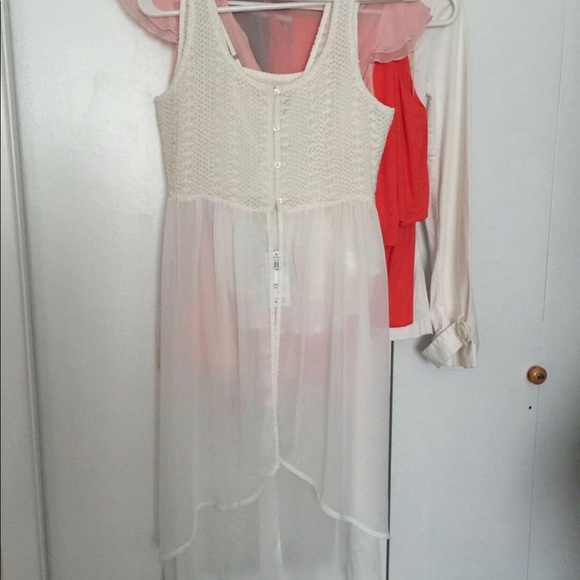 NWT HOLLISTER TOP SIZE XS - Picture 3 of 3